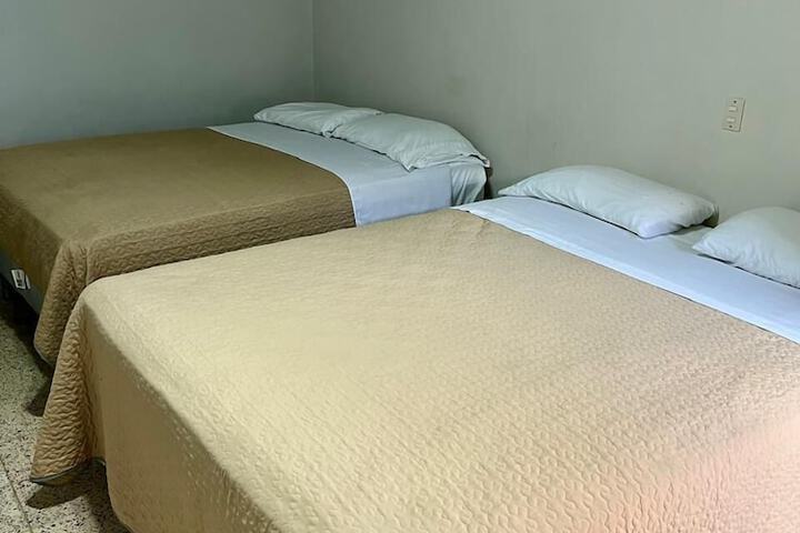 Room 9 of 32