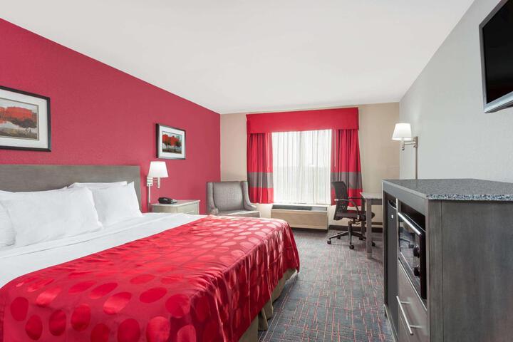 1 King Bed (6 of 11)