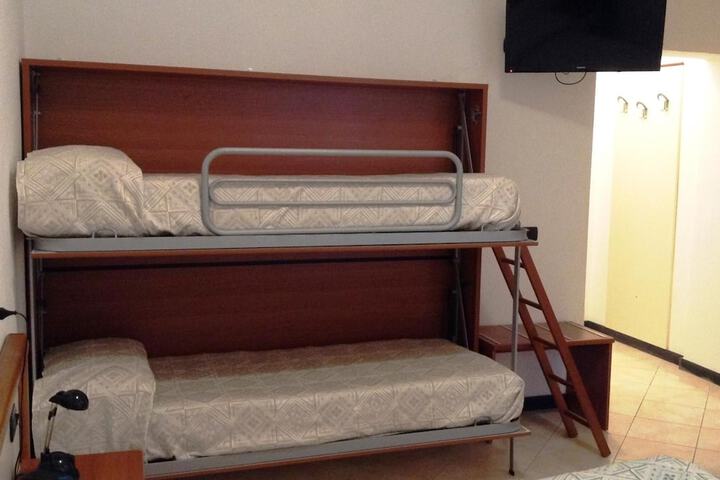 Room 17 of 35