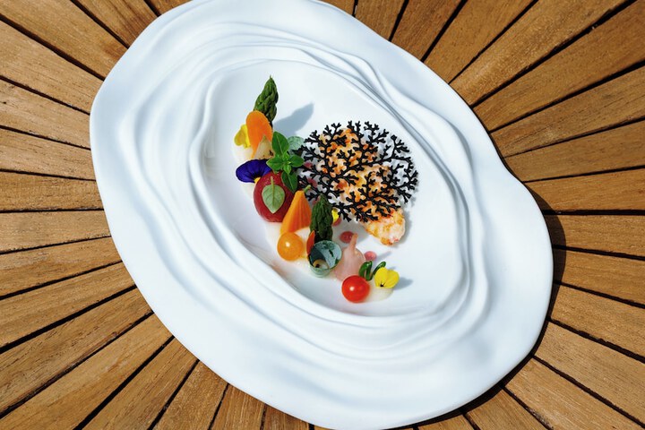Dining 65 of 77