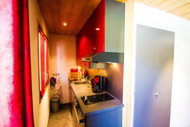 Room 9 of 10