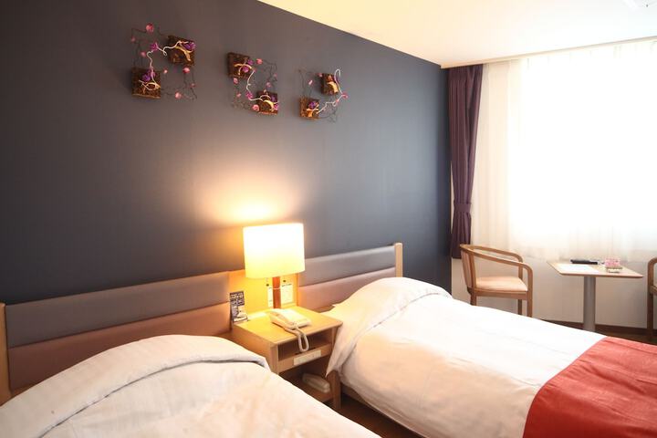 Room 8 of 91