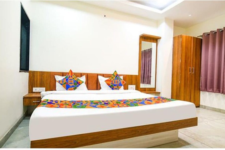Hotel Shree Nakoda Paradise