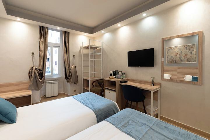 Room 16 of 32