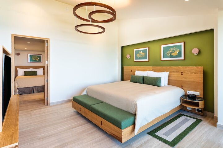 Room 48 of 192