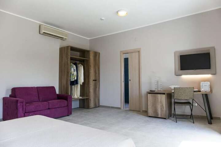 Room 16 of 39