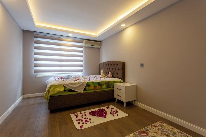 Room 9 of 38