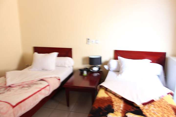 Room 10 of 38
