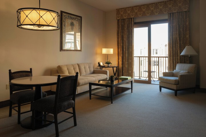 Room 32 of 111