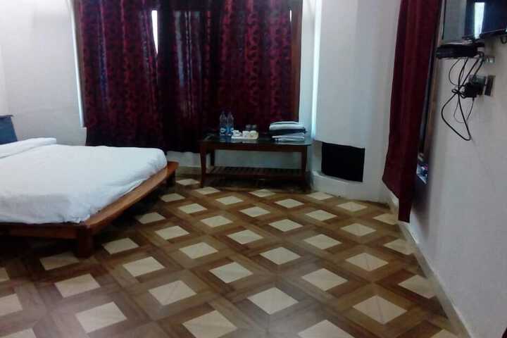 Room 7 of 24