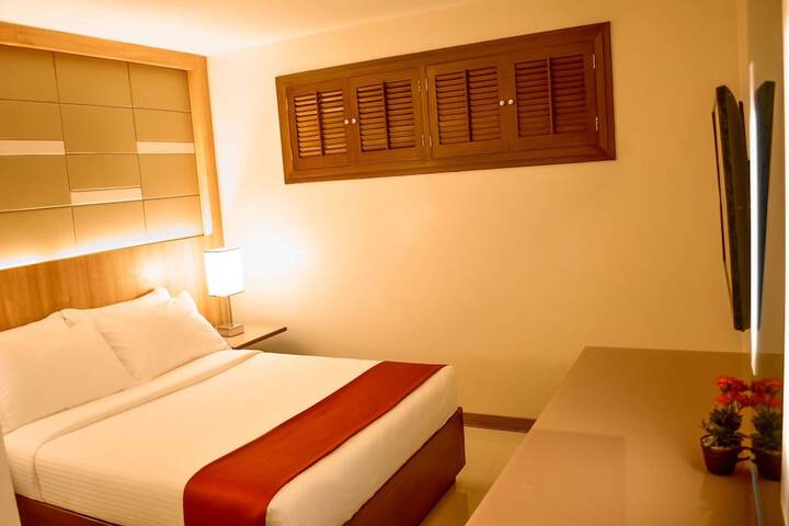 Room 5 of 14