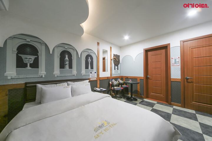 Room 35 of 55