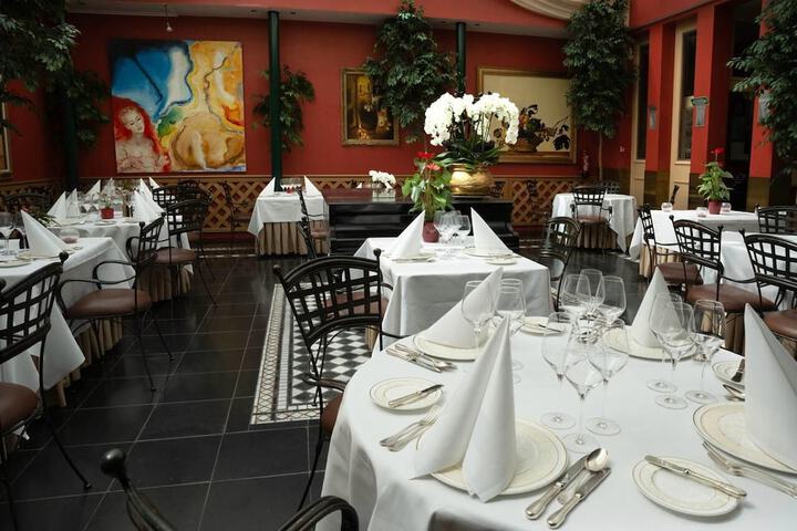 Dining 50 of 109