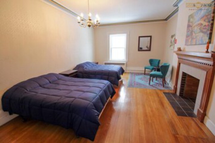 Room 102 of 108