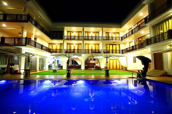 Pool 32 of 49
