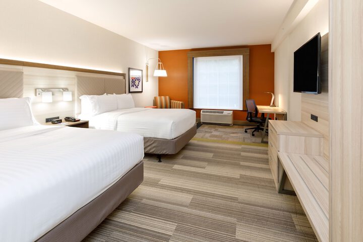 2 Queen Beds (4 of 5)