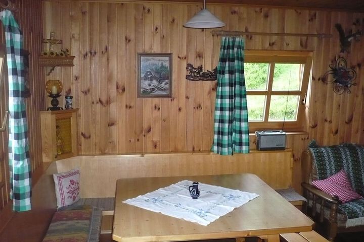 Room 6 of 14