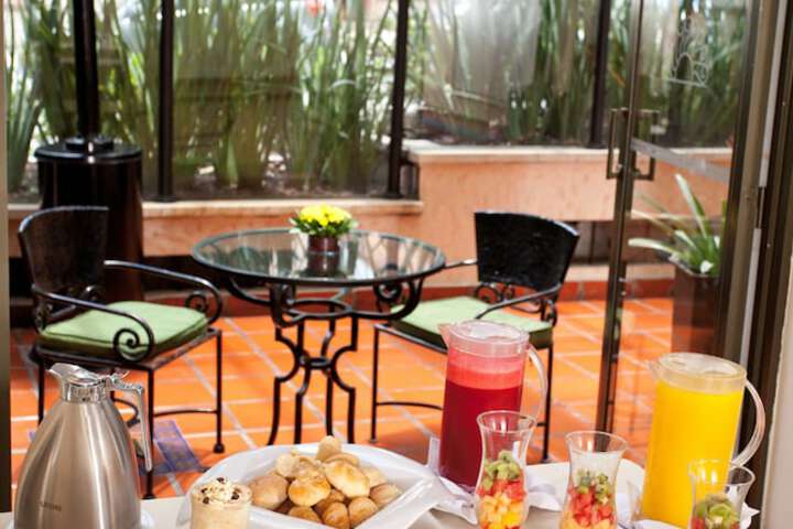 Breakfast area