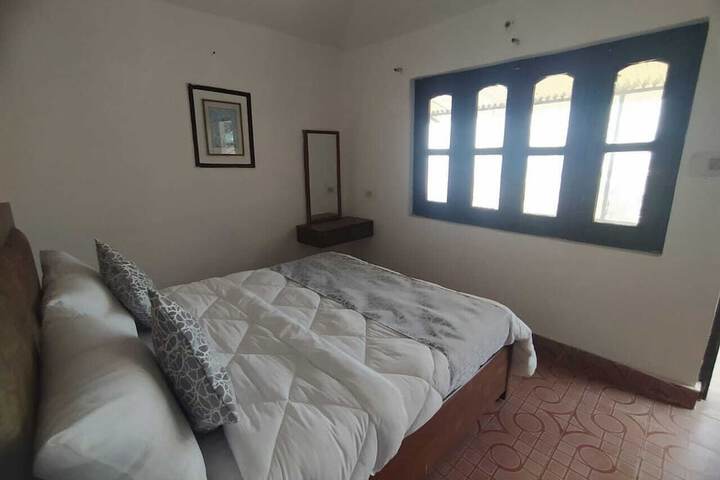 Room 5 of 48