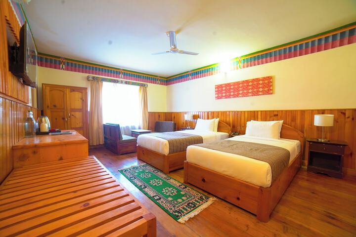 Room 8 of 32