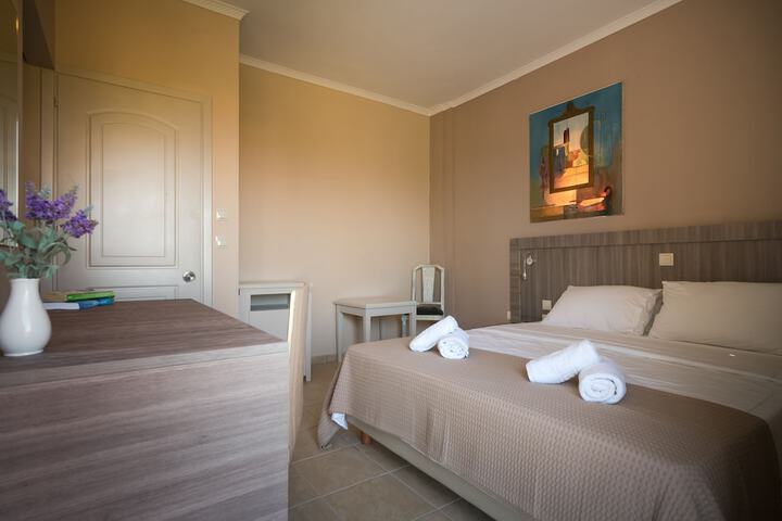 Room 10 of 35