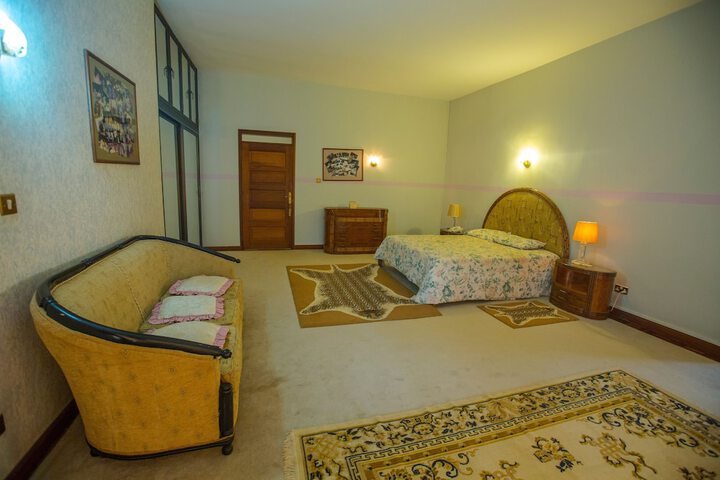 Room 7 of 34