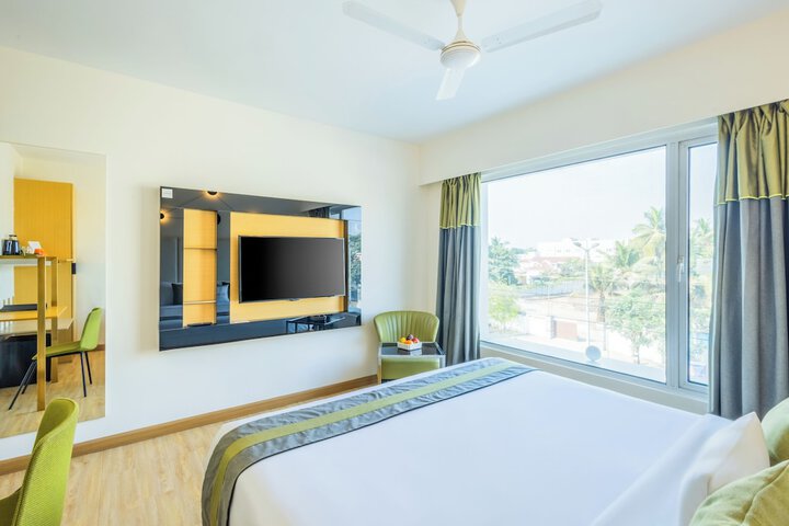 Room 4 of 37