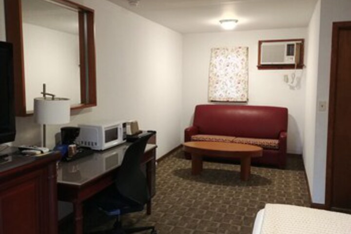 Room 7 of 12