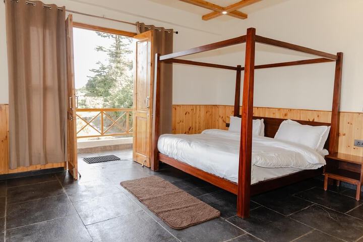 Room 4 of 19