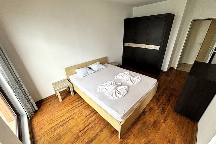 Room 16 of 177