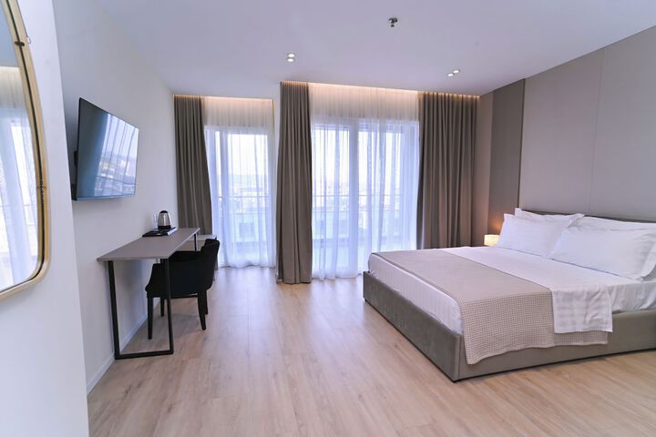 Room 8 of 26