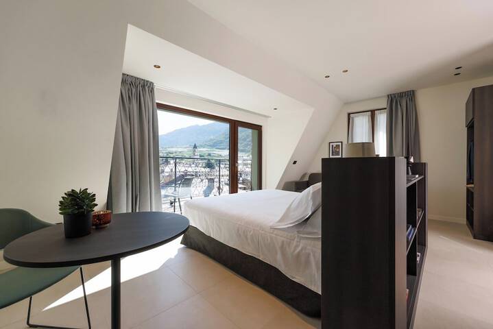 Room 54 of 106