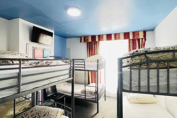 Room 12 of 26