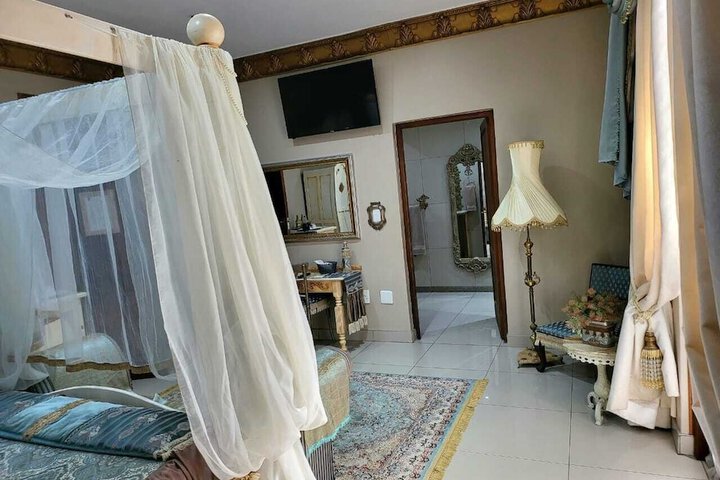 Room 25 of 73