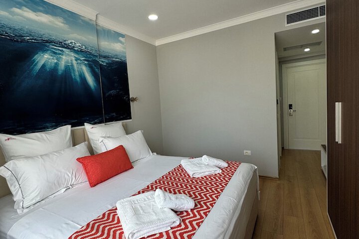 Room 32 of 191