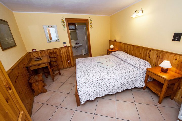 Room 14 of 34