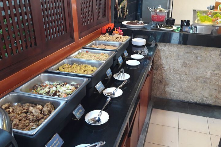 Dining 44 of 77