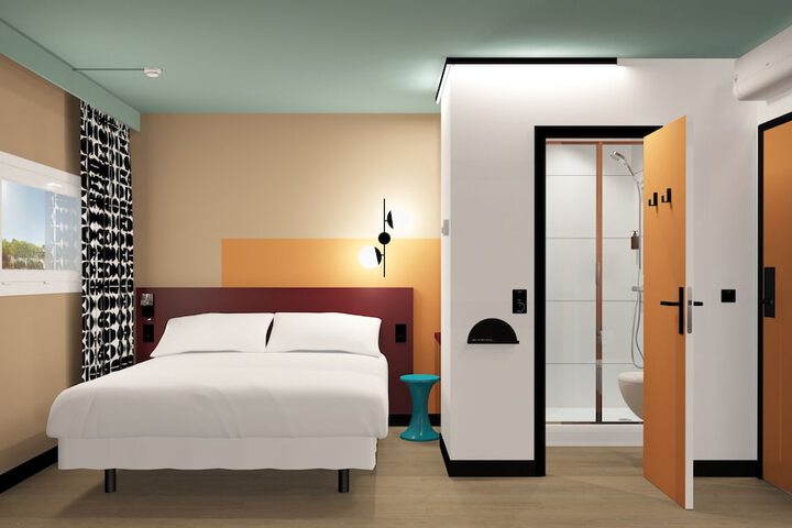 Room 4 of 19