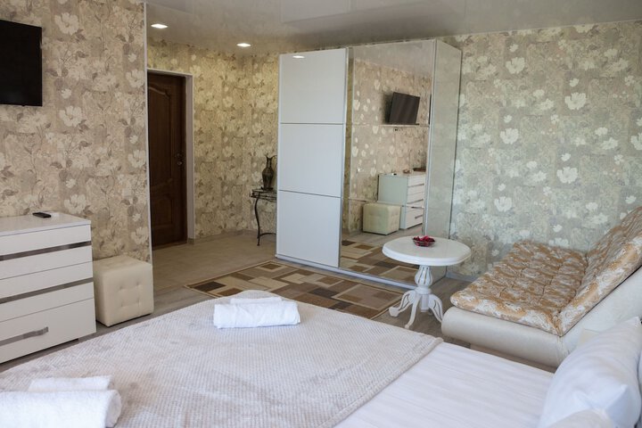 Room 26 of 42