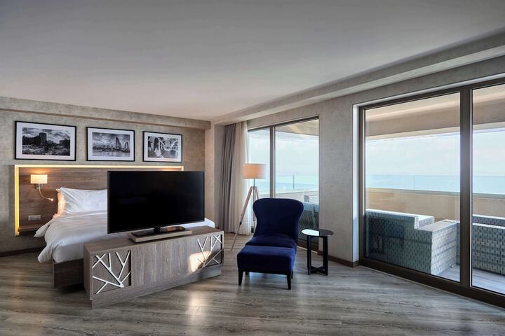 Room 42 of 131