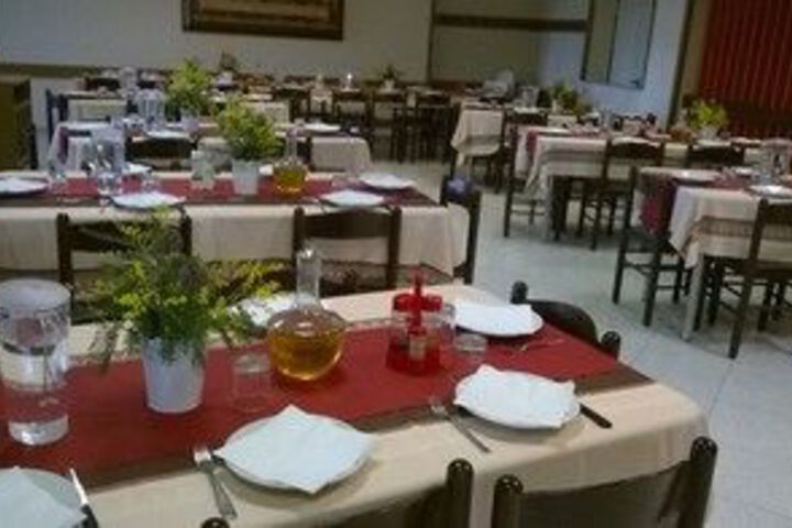 Dining 25 of 76