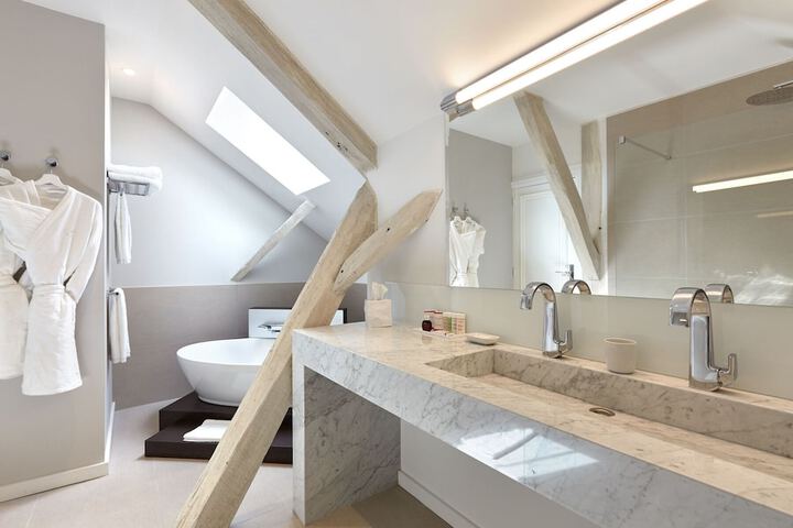 Clean Restrooms
