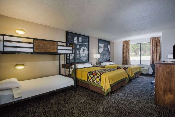 Room 12 of 26