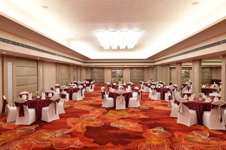 Ballroom/Hall 43 of 45