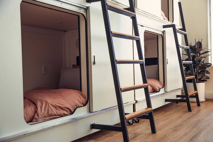 Room 6 of 37