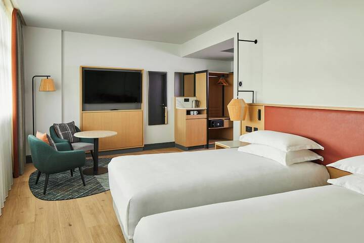 Room 11 of 87
