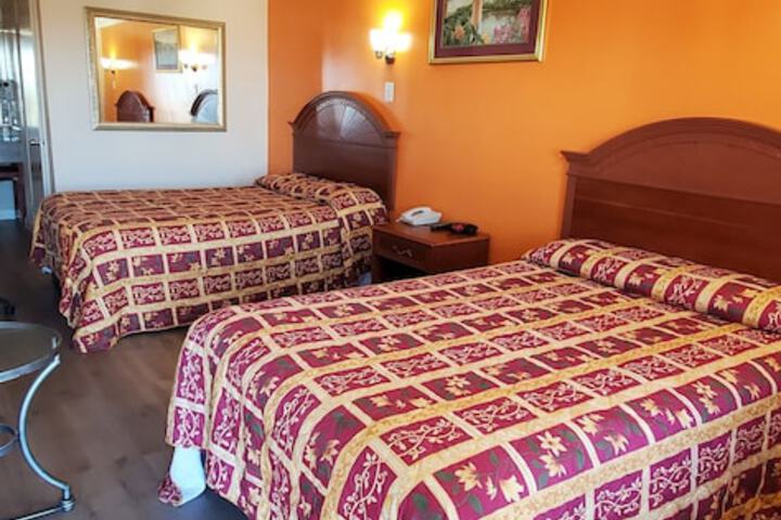 2 Queen Beds (13 of 22)