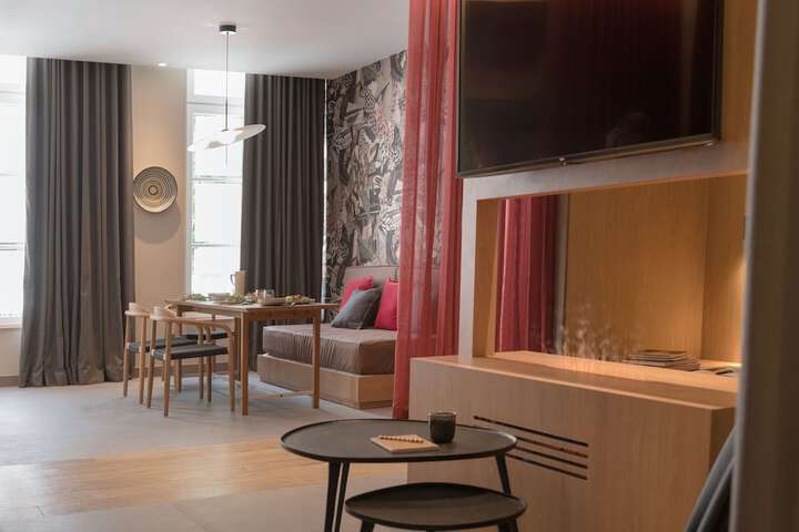 Room 398 of 780