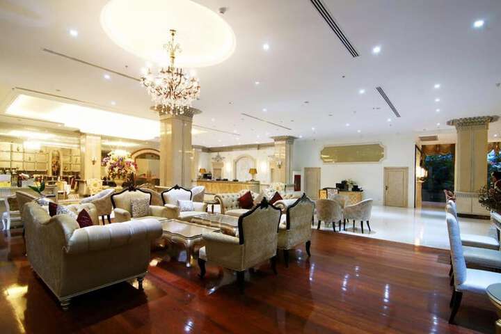 Hotel Lobby