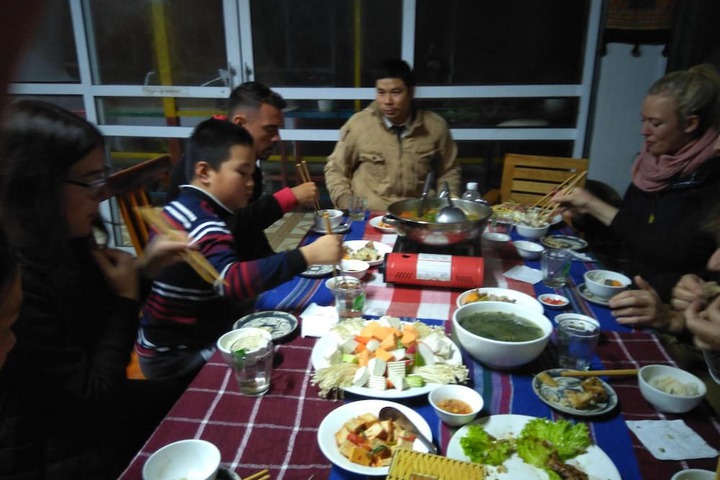 Dining 25 of 60